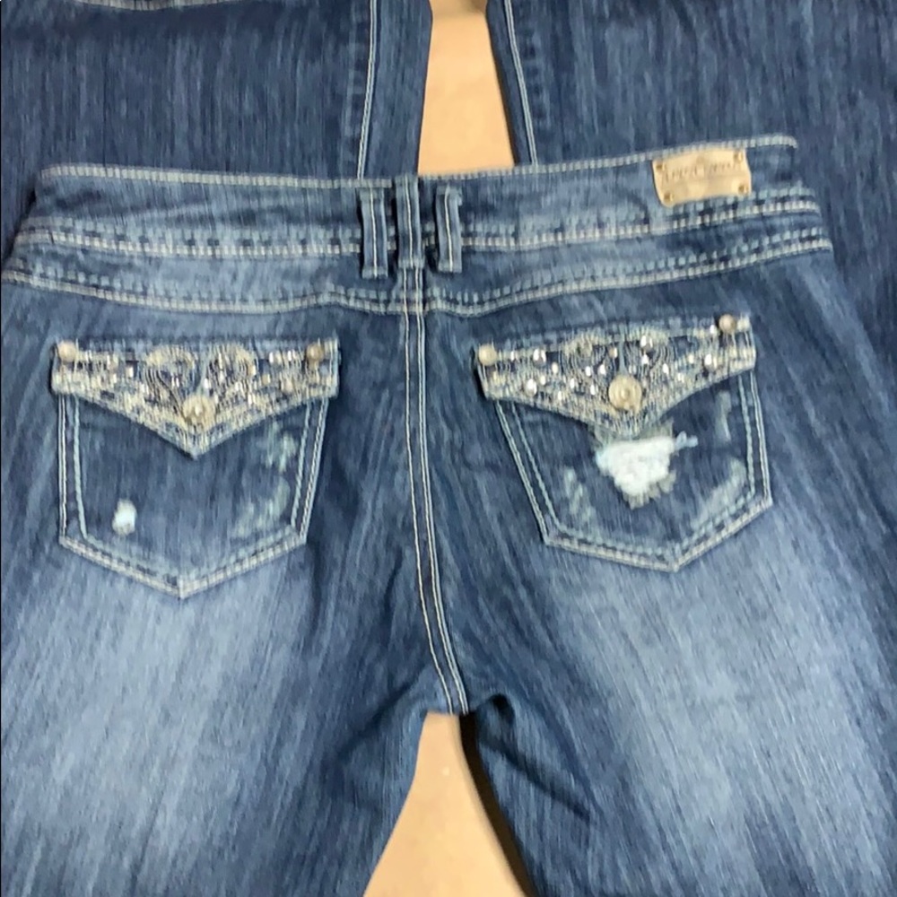 🎊Host Pick🎊Almost Famous Destructed Jeans Sz 9 - Picture 2 of 7